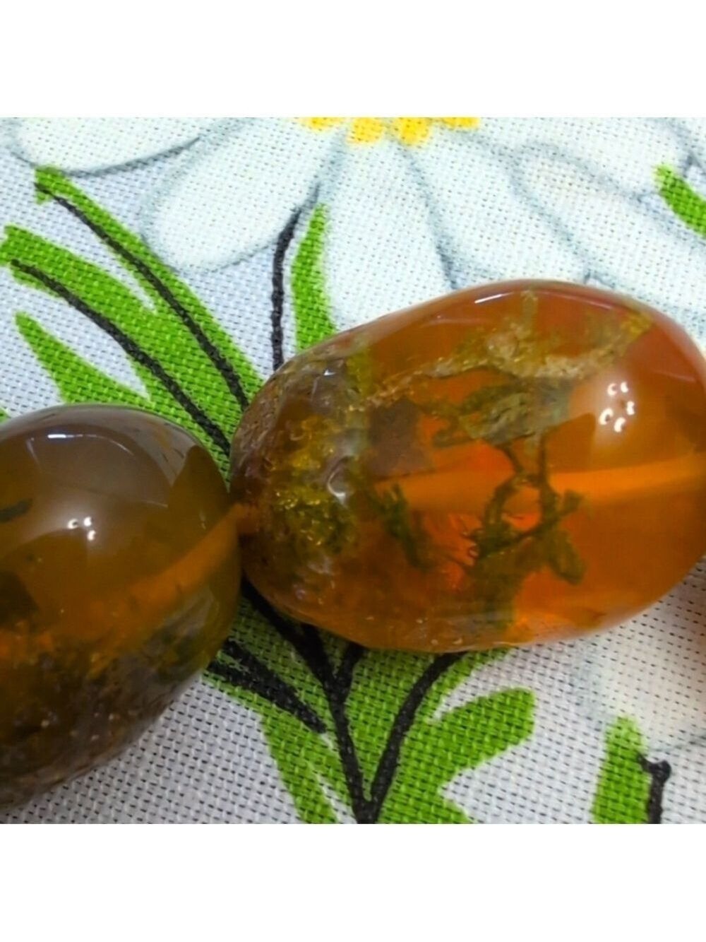 Hand Crafted Amber Bracelet, approximately 8" diameter. - Picture 3 of 4